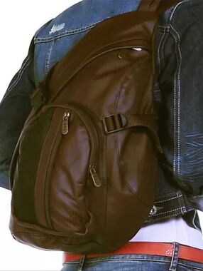 AmeriLeather APC Large Sling bag